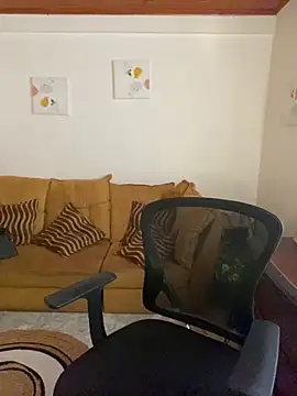 JulietaRiios online show from April 5, 8:15 pm