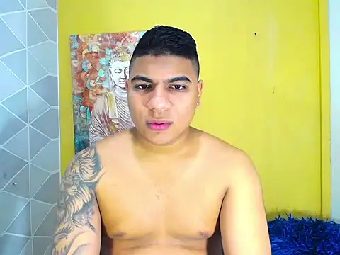 Snapshot of BradKamil chatting on February 20, 3:14 am BradKamil online show from February 20, 3:14 am