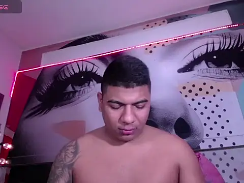 Snapshot of BradKamil chatting on February 11, 3:28 am BradKamil online show from February 11, 3:28 am