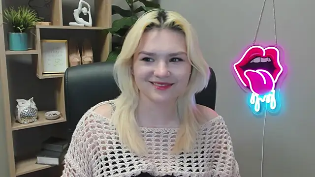 SweetLilyxo online show from March 18, 7:22 am