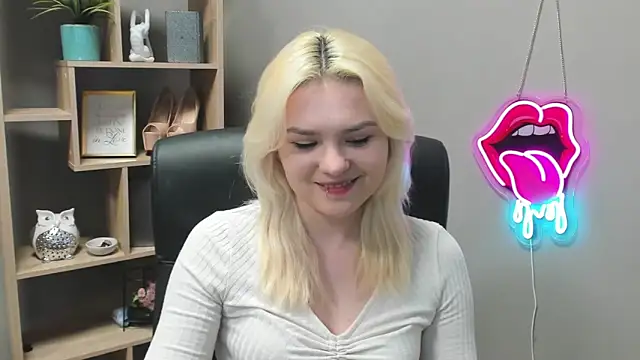 SweetLilyxo online show from February 28, 7:41 am