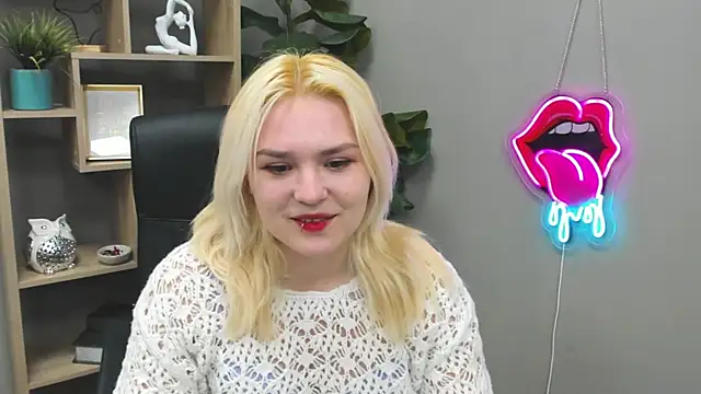 SweetLilyxo online show from March 22, 8:27 am