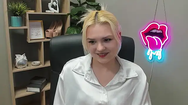 SweetLilyxo online show from April 3, 6:31 am