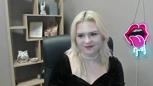 SweetLilyxo online show from February 24, 3:02 pm