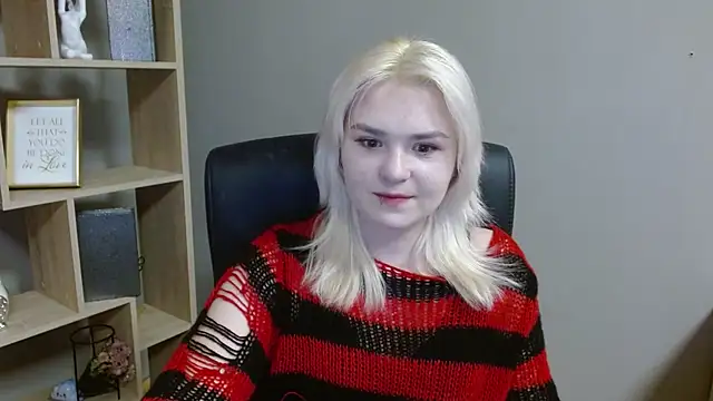 SweetLilyxo online show from February 10, 2:27 pm