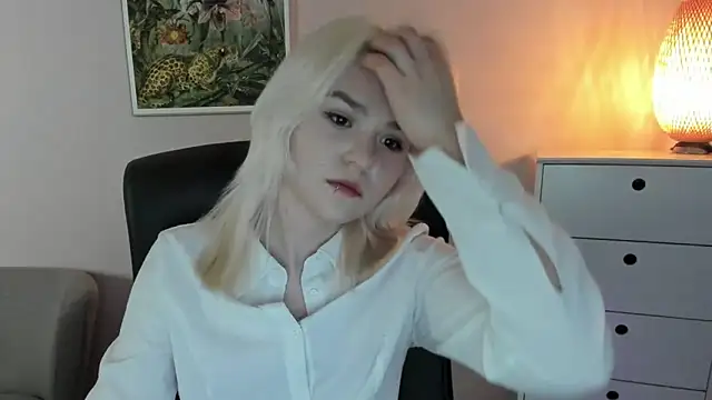 SweetLilyxo online show from February 9, 2:48 pm