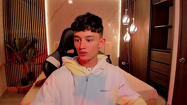 Snapshot of Patrick_Howland_ chatting on February 8, 3:15 am Patrick Howland online show from February 8, 3:15 am