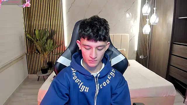 Snapshot of Patrick_Howland_ chatting on February 9, 3:26 am Patrick Howland online show from February 9, 3:26 am