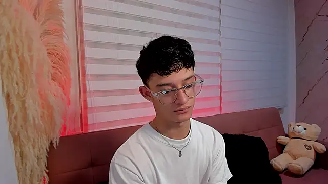 Snapshot of Patrick_Howland_ chatting on February 27, 3:40 am Patrick Howland online show from February 27, 3:40 am