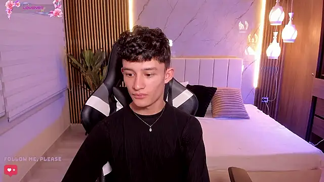 Snapshot of Patrick_Howland_ chatting on February 24, 4:02 am Patrick Howland online show from February 24, 4:02 am