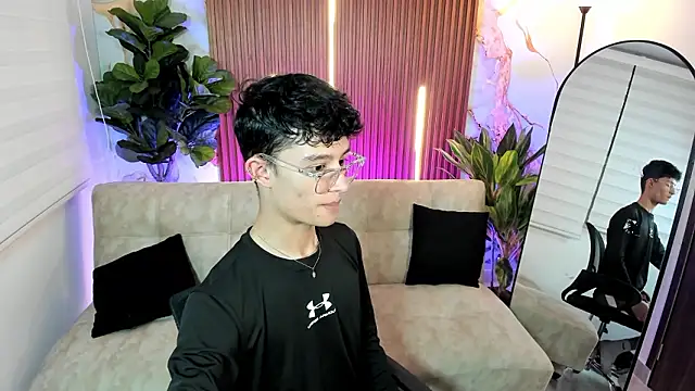 Patrick Howland  online show from March 23, 3:28 am