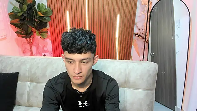 Snapshot of Patrick_Howland_ chatting on February 14, 3:40 am Patrick Howland online show from February 14, 3:40 am