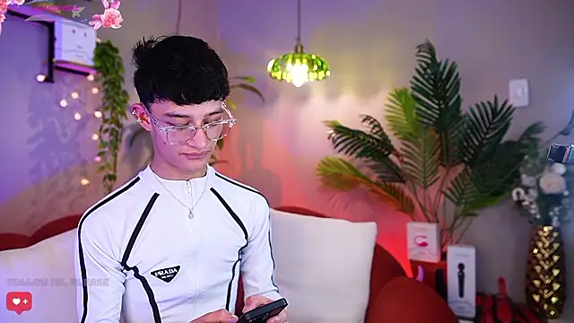 Patrick Howland  online show from March 10, 3:54 am