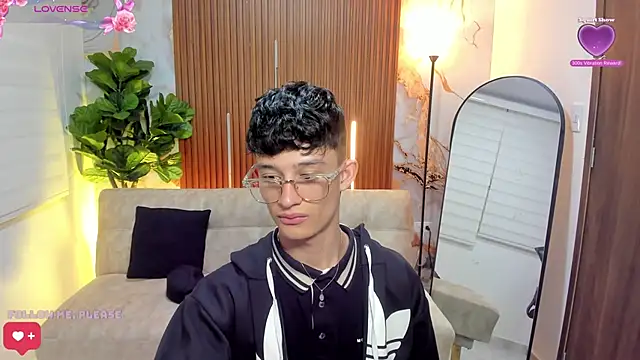 Patrick Howland  online show from April 4, 9:54 pm