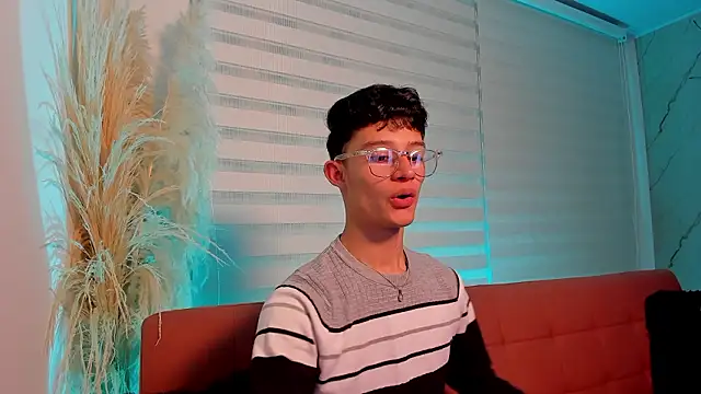 Snapshot of Patrick_Howland_ chatting on March 1, 3:39 am Patrick Howland online show from March 1, 3:39 am