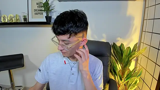 Patrick Howland  online show from March 31, 3:30 am