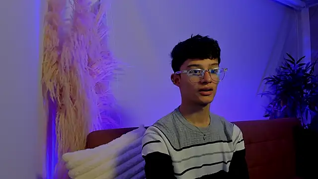 Patrick Howland  online show from March 6, 3:45 am