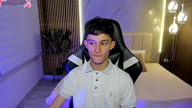 Snapshot of Patrick_Howland_ chatting on February 15, 3:18 am Patrick Howland online show from February 15, 3:18 am