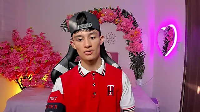 Patrick Howland  online show from April 8, 9:05 pm