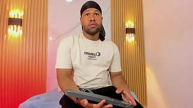 Jeus Stanley online show from April 19, 3:40 am