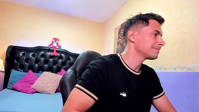 Mike Conors online show from February 4, 1:33 am