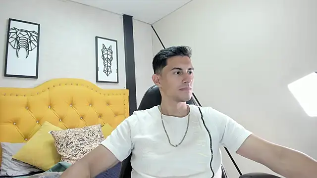 Mike Conors online show from April 2, 2:08 am