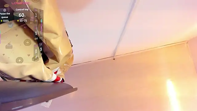 Raven love online show from April 6, 7:48 pm