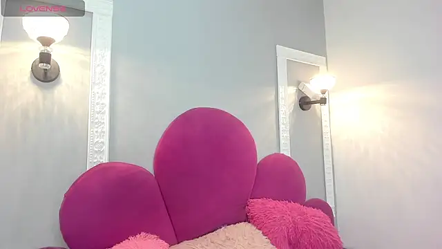 Raven love online show from May 25, 6:06 pm