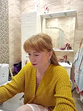 LanaBananaa  online show from April 10, 11:12 pm