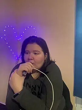 Snapshot of AngelKiras chatting on February 25, 7:30 am AngelKiras online show from February 25, 7:30 am