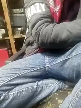 Aww21 online show from April 4, 8:59 pm