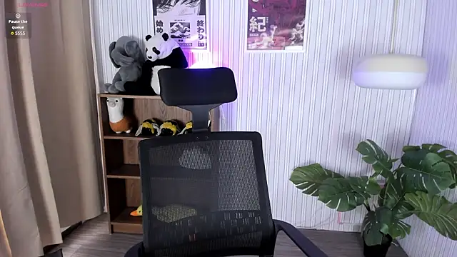 Laukyubey1 online show from April 13, 8:24 pm