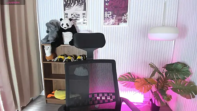 Laukyubey1 online show from March 14, 7:53 pm