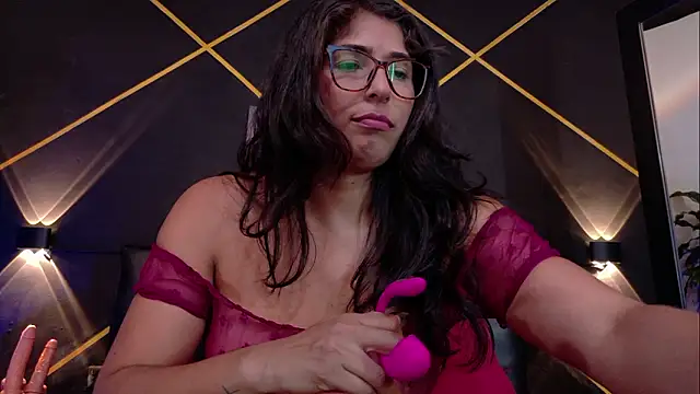 Snapshot of serena_kournikova chatting on February 25, 9:36 pm serena kournikova online show from February 25, 9:36 pm