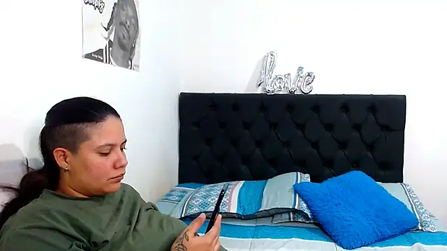 suzy paz online show from April 12, 9:29 pm