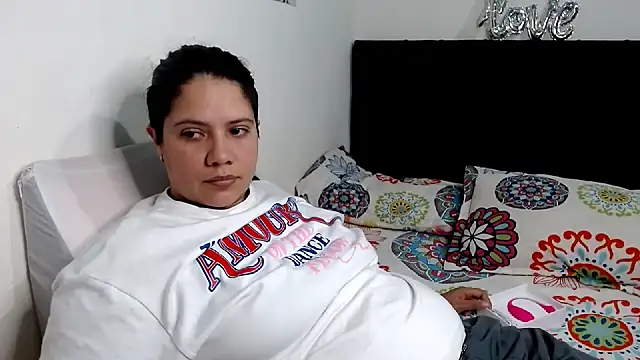 suzy paz online show from March 9, 9:07 pm