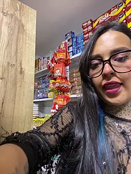 Annie Alicee online show from June 2, 11:05 pm