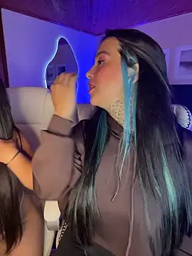 Annie Alicee online show from April 7, 3:14 pm