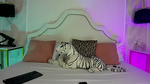 niicole garner online show from March 4, 4:59 pm