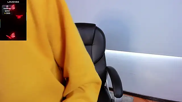 MoonRose   online show from March 31, 8:00 pm