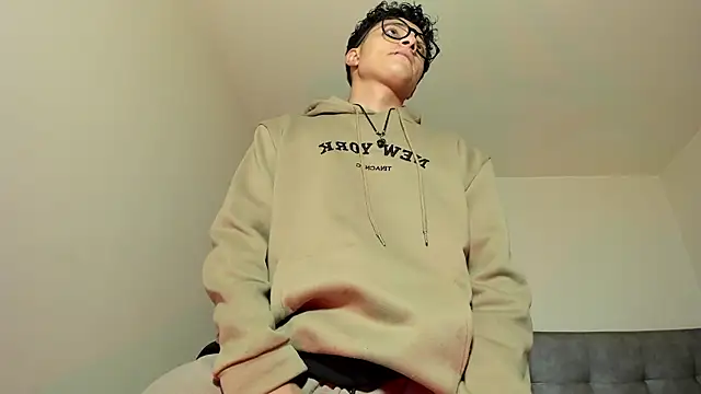 Adonibaskerville4 online show from March 28, 1:56 pm