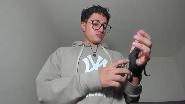 Adonibaskerville4 online show from March 6, 2:01 pm