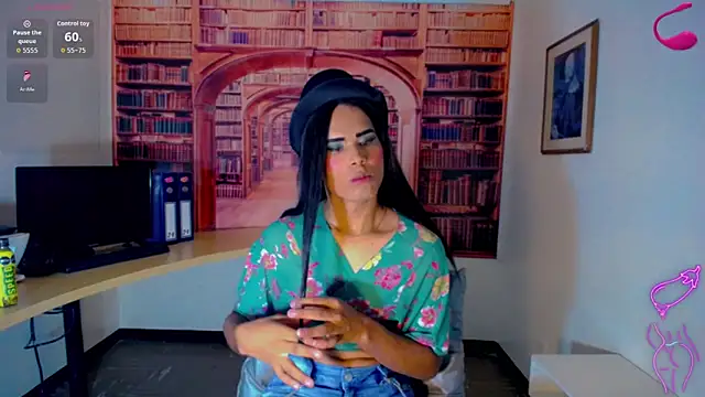 Snapshot of Gata_Salvaje__ chatting on February 8, 3:37 am Gata Salvaje online show from February 8, 3:37 am