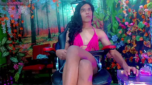 Snapshot of Gata_Salvaje__ chatting on February 18, 3:37 am Gata Salvaje online show from February 18, 3:37 am