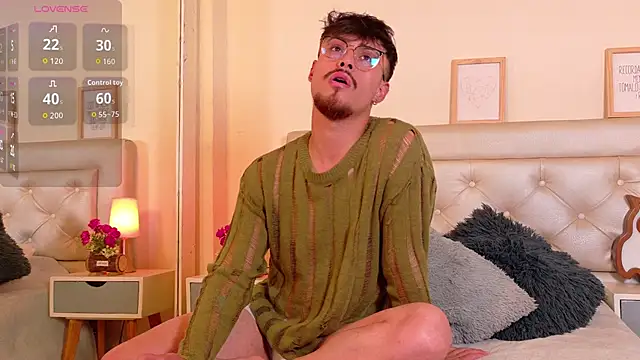 Aiden Gray online show from February 24, 7:48 pm