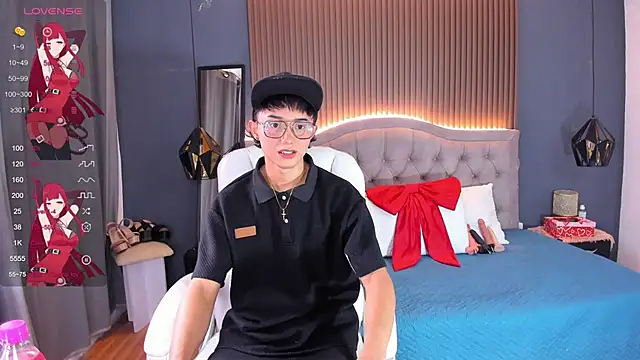 Snapshot of Noa_03 chatting on June 3, 6:12 pm Noa 03 online show from June 3, 6:12 pm