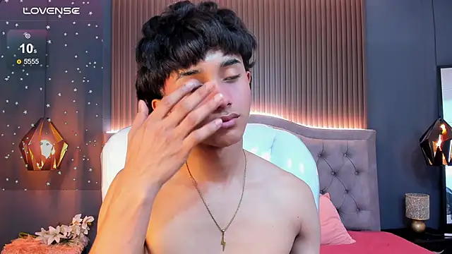 Snapshot of Noa_03 chatting on February 11, 1:55 pm Noa 03 online show from February 11, 1:55 pm