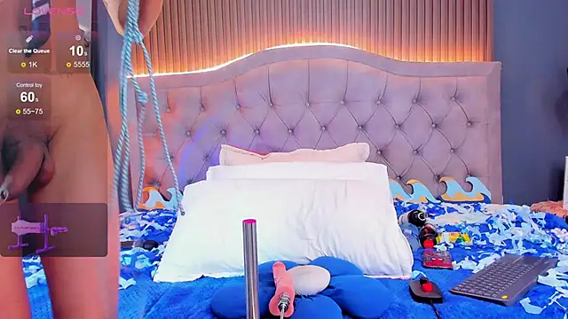 Noa 03 online show from March 12, 6:45 pm