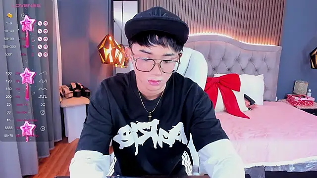 Snapshot of Noa_03 chatting on May 26, 6:17 pm Noa 03 online show from May 26, 6:17 pm