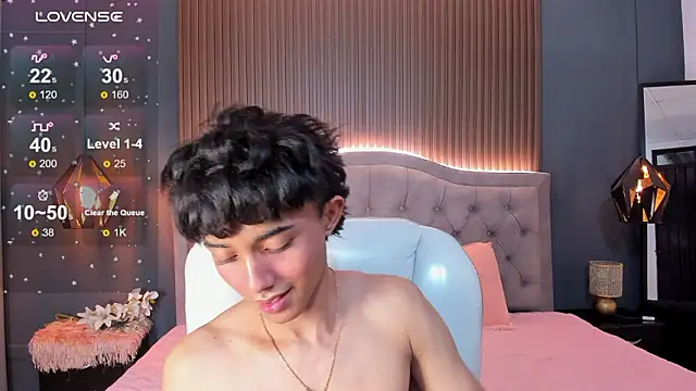 Snapshot of Noa_03 chatting on February 10, 1:54 pm Noa 03 online show from February 10, 1:54 pm